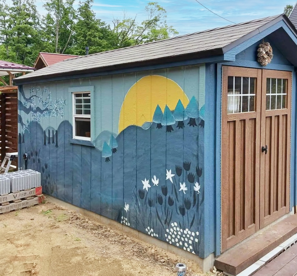 小屋の壁に絵を描いた!自由に塗れる外壁だからできる楽しさ!