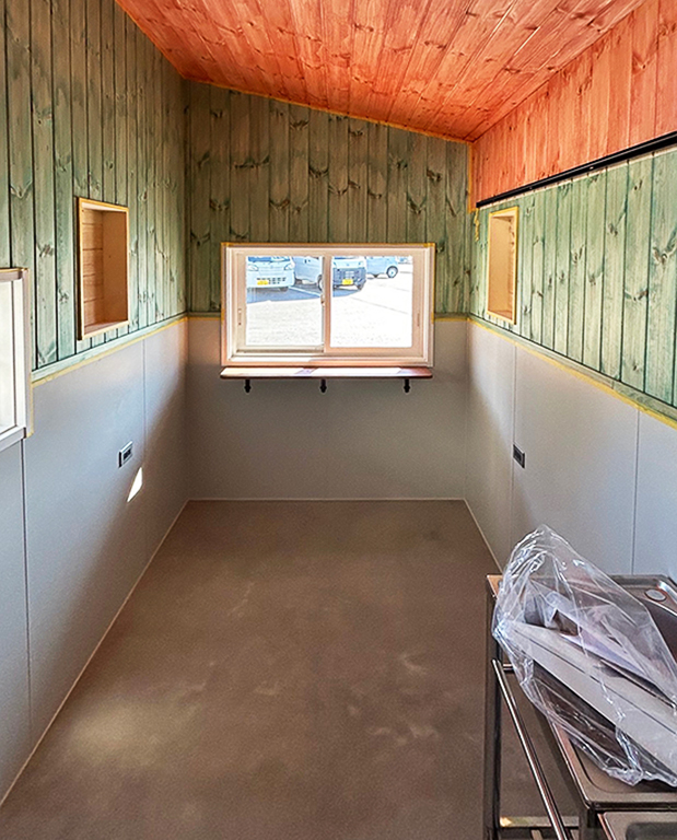 小屋ですが、中は意外と広いんです!