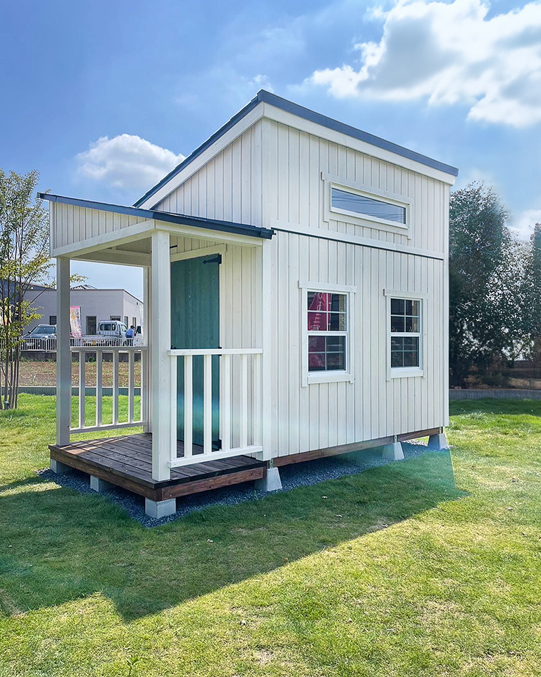 交差する片流れ屋根の『個性派スタイル』な小屋【グリーンベルの小屋】